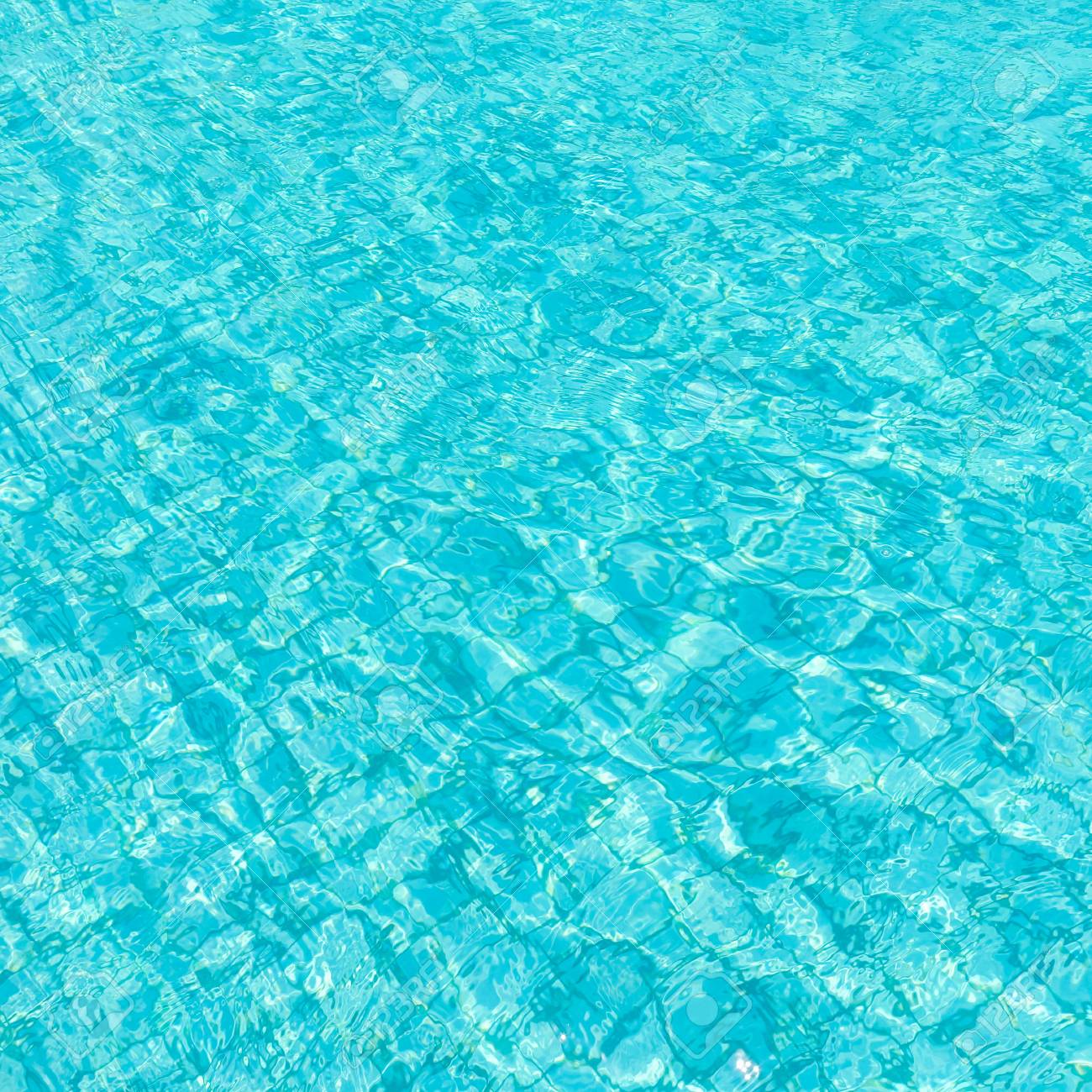 41731022-background-of-pool-water-texture- Montessoriförskolan Delfinen